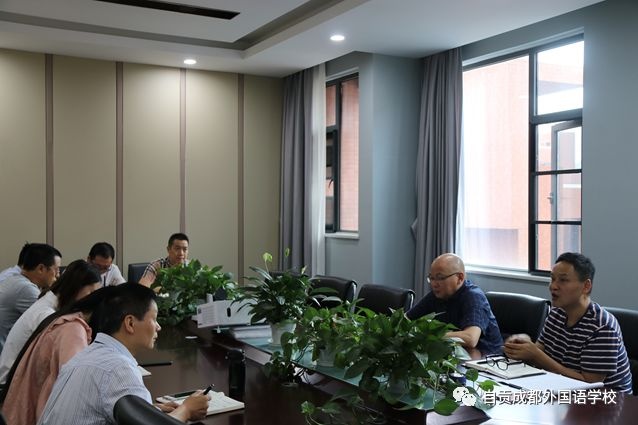 自貢市外國語學(xué)校--加強(qiáng)安全工作，構(gòu)建安全校園