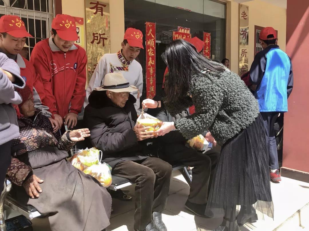 松潘中學(xué)舉辦“傳承革命精神、弘揚(yáng)愛國主義”校園文化