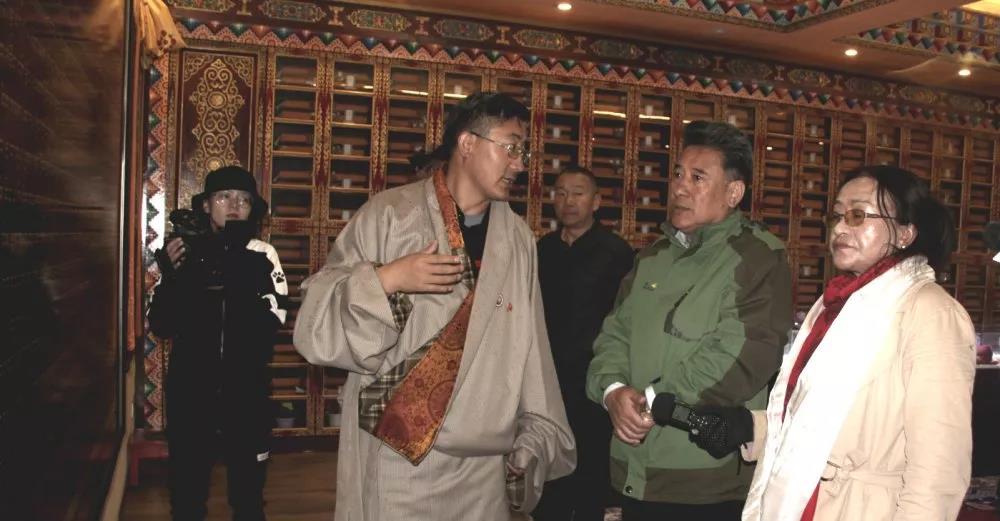 厲害了，央視媒體走進若爾蓋藏文中學(xué)