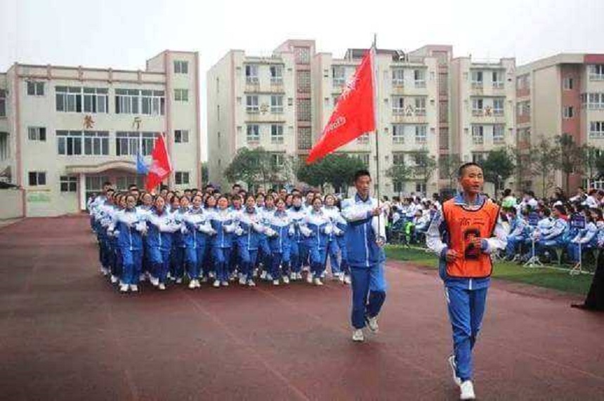 大邑縣實(shí)驗(yàn)中學(xué)聯(lián)系電話是多少？