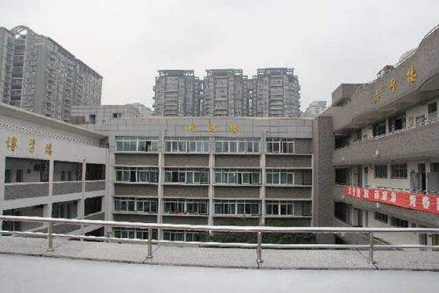 ?成都樹德協(xié)進(jìn)中學(xué)學(xué)校環(huán)境怎么樣？