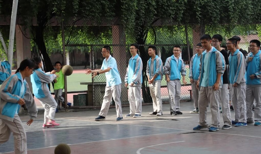 西南交通大學(xué)附屬中學(xué)近幾年中考錄取情況？