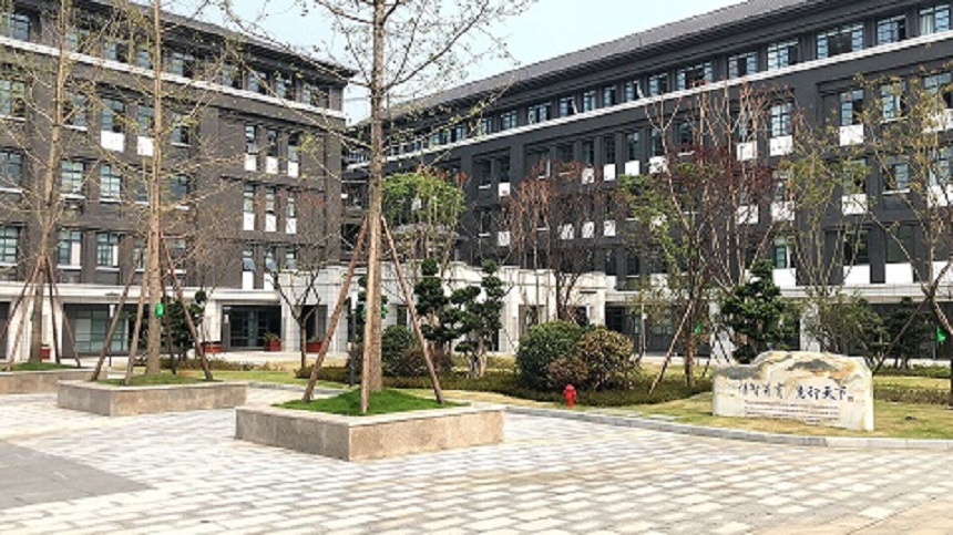 成都第二十中學(xué)校園環(huán)境好不好、怎么樣？