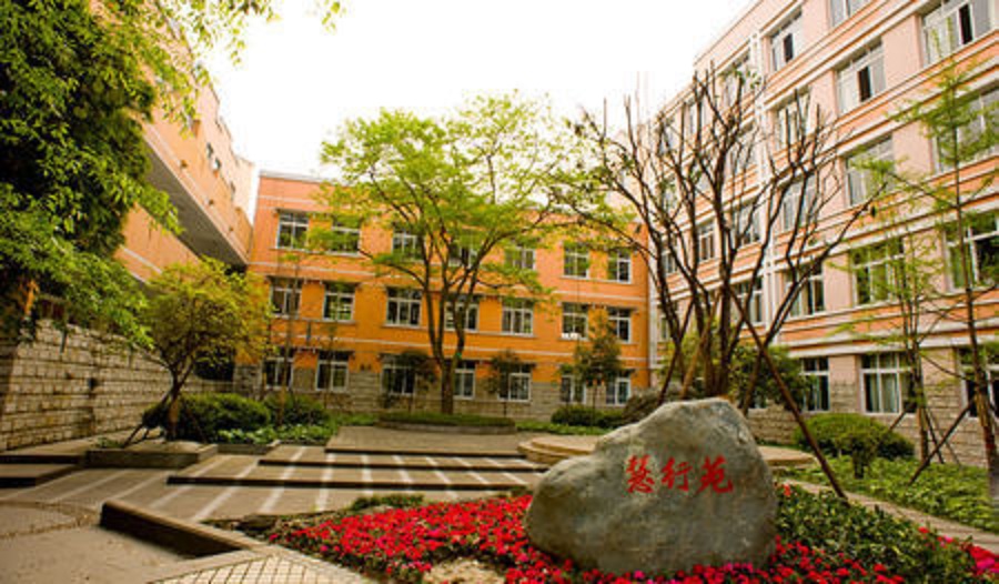 郫縣二中校園環(huán)境怎么樣？
