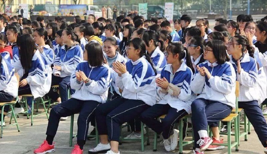資陽外國語學校環(huán)境、教學設施好不好？