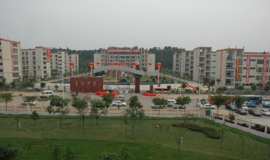 資陽(yáng)中學(xué)環(huán)境好不好？