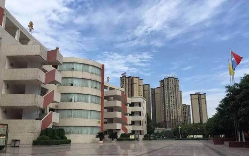 華興中學(xué)是民辦嗎？