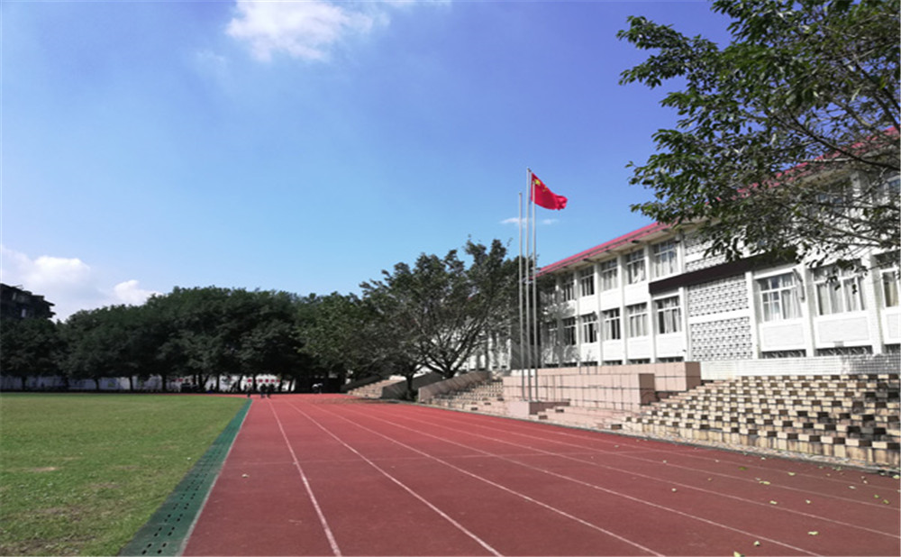 五通橋中學(xué)校園環(huán)境怎么樣？