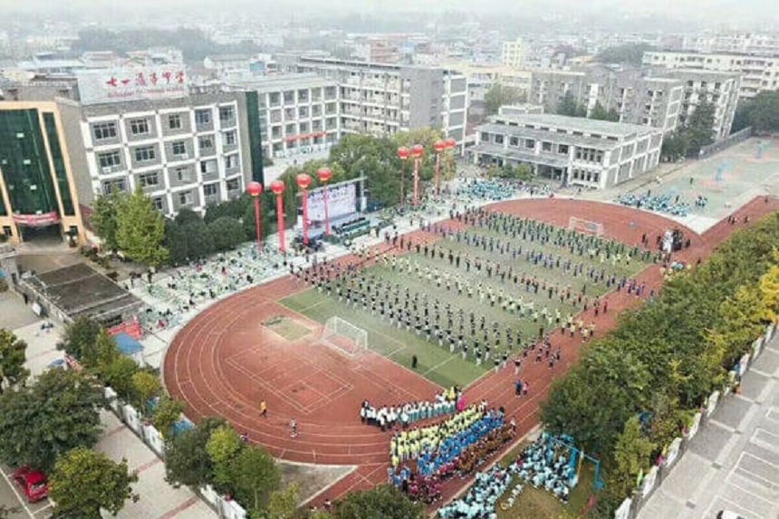 羅江縣七一潺亭中學(xué)2019年中考招生分?jǐn)?shù)是多少？