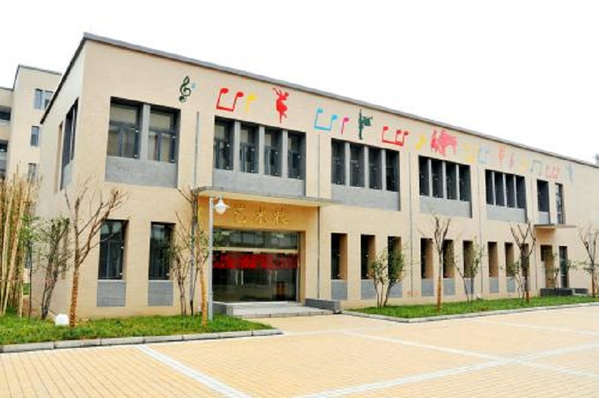 德陽東電中學(xué)校園環(huán)境好不好？宿舍環(huán)境怎么樣？