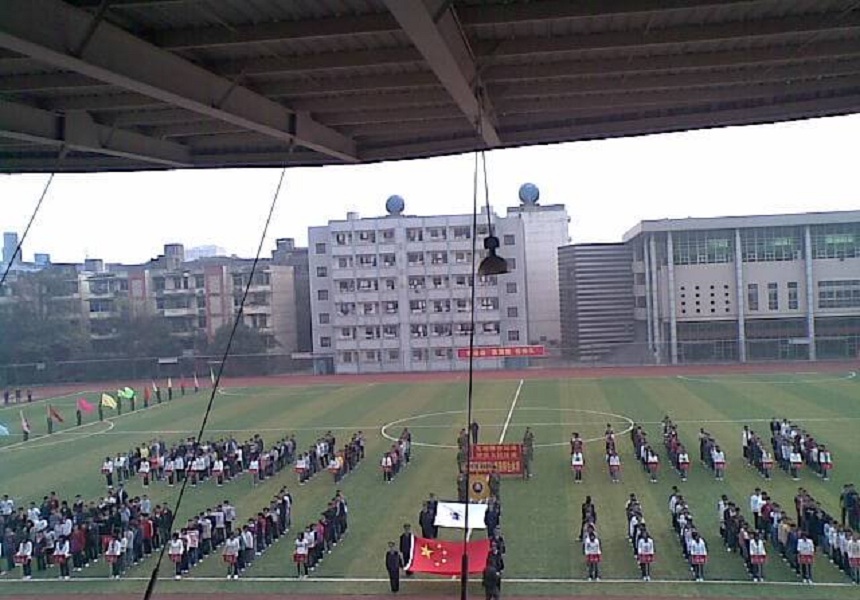廣漢中學環(huán)境怎么樣、宿舍環(huán)境好嗎？
