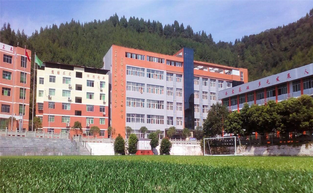 平昌縣駟馬中學(xué)招辦電話是多少？