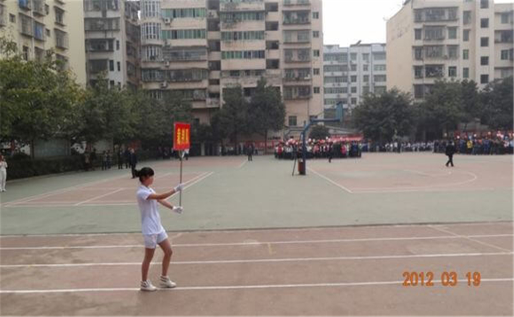 巴中六中學(xué)校環(huán)境怎么樣？