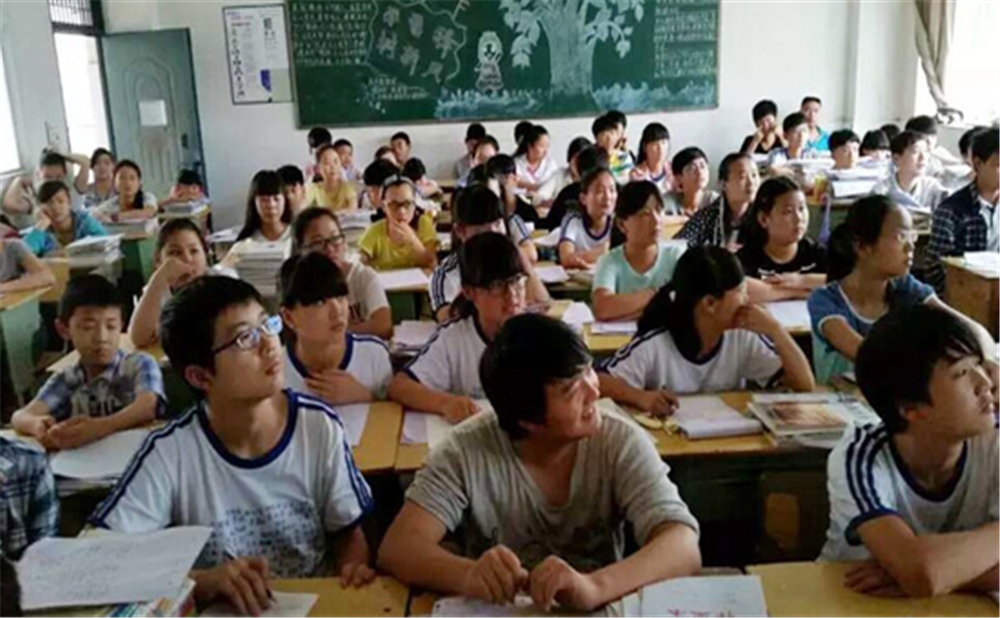 巴中四中學(xué)校環(huán)境怎么樣？