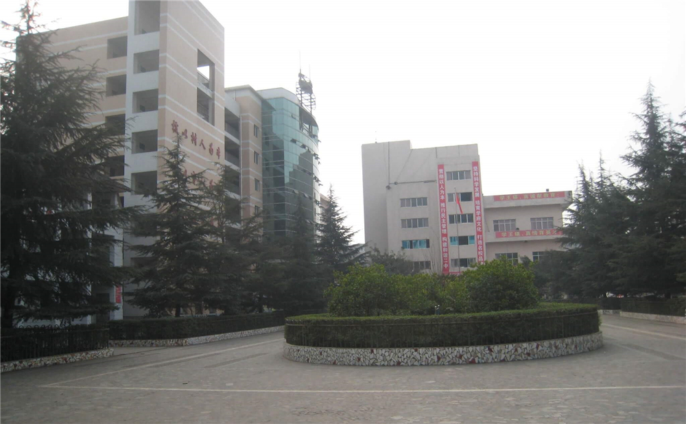 巴中市第二中學(xué)學(xué)校環(huán)境如何？