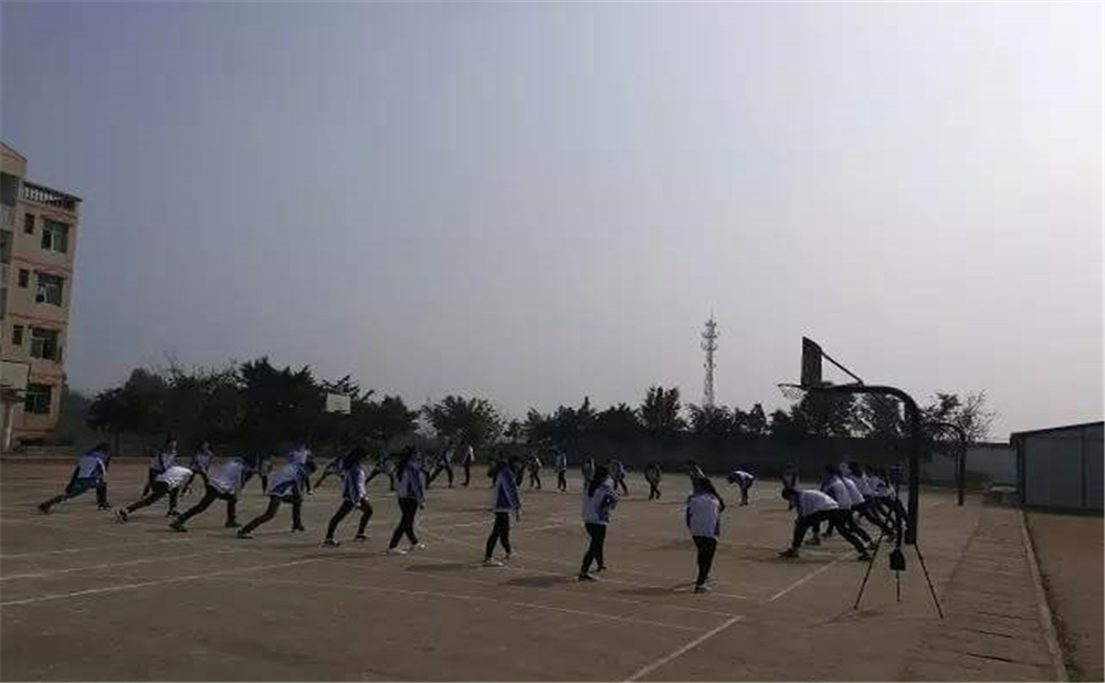內(nèi)江市第十一中學(xué)2020年中考錄取分?jǐn)?shù)線多少分？