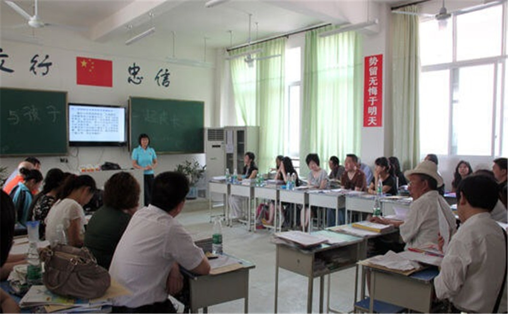 廣安友誼中學(xué)實(shí)驗(yàn)學(xué)校的招辦電話是多少？