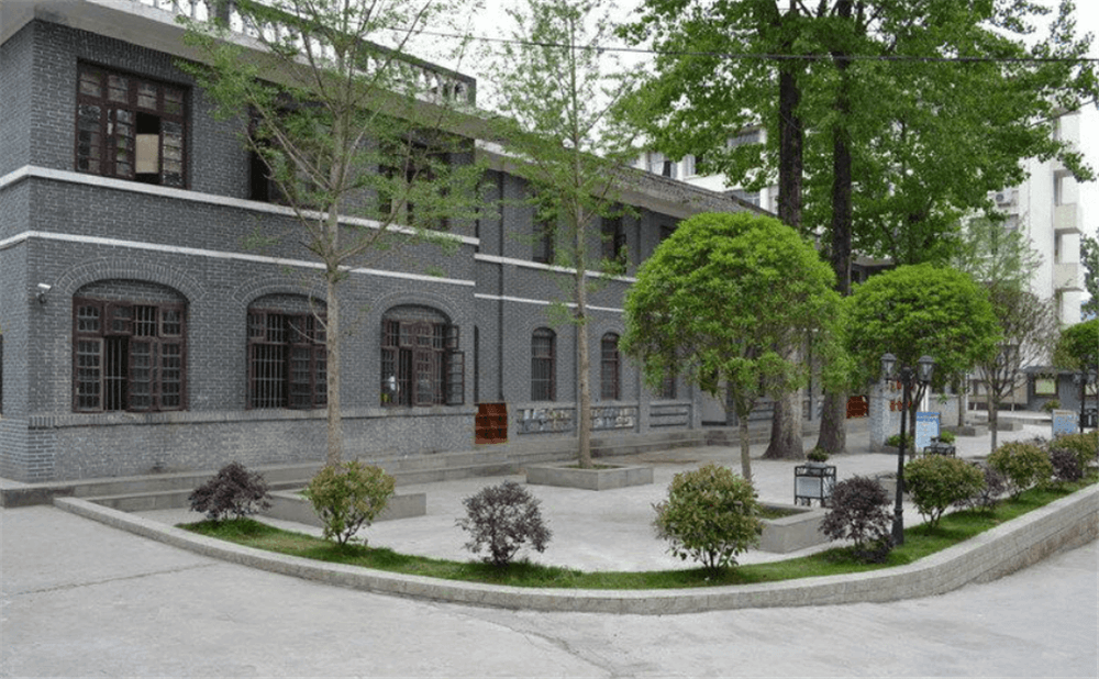 閬中市柏埡中學(xué)學(xué)校環(huán)境怎么樣？