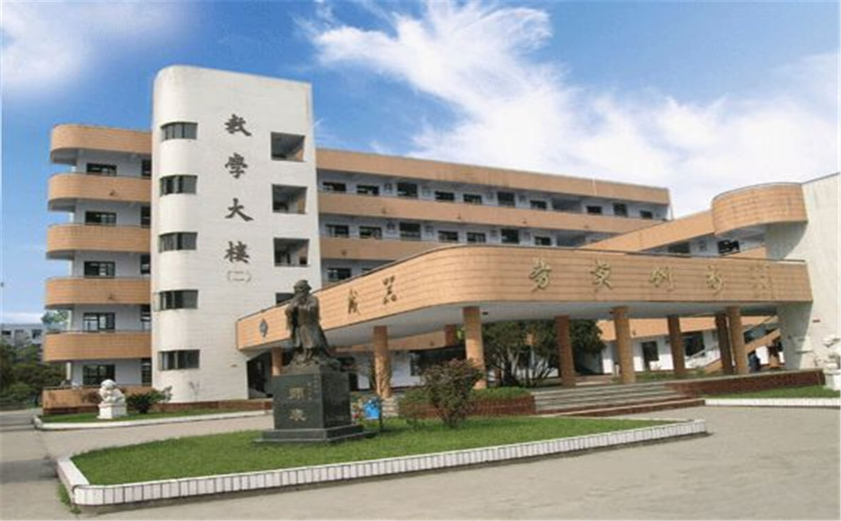 西南交通大學附屬中學高中部的錄取分數(shù)是多少？