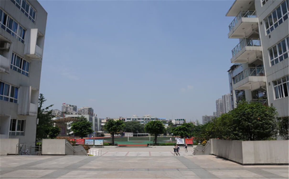 成都鐵路中學高中部的錄取分數(shù)是多少？