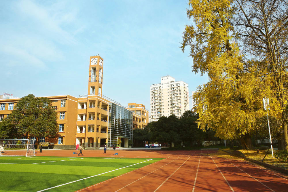 成都八中2020年的招生計劃是多少？