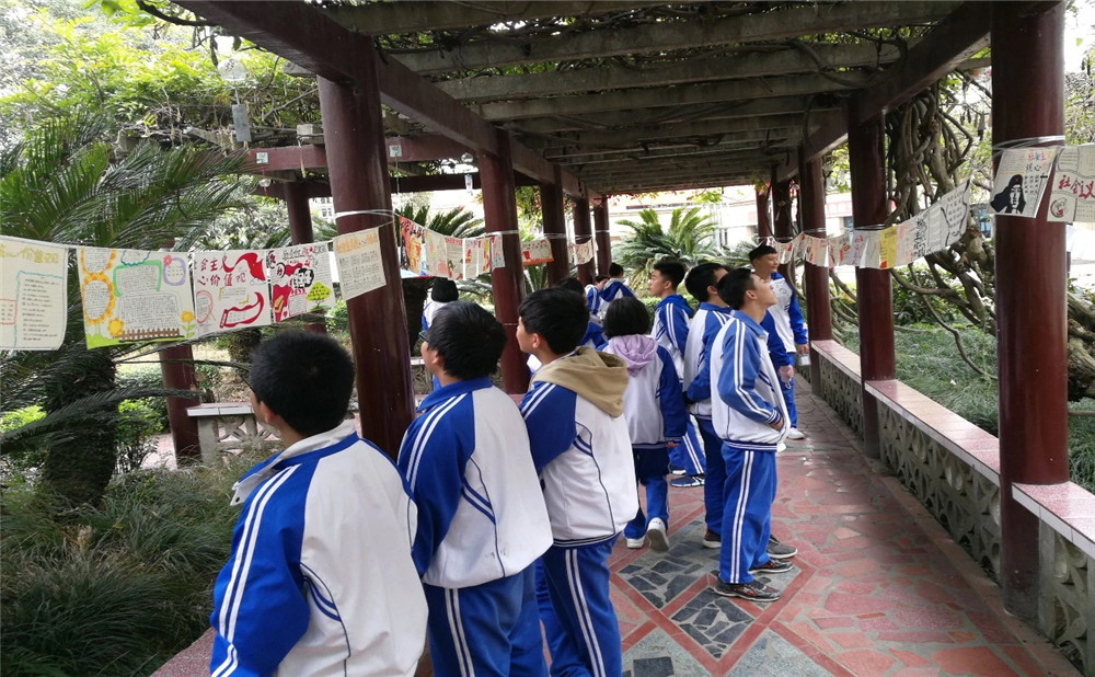 棠湖中學(xué)錄取分?jǐn)?shù)是多少？