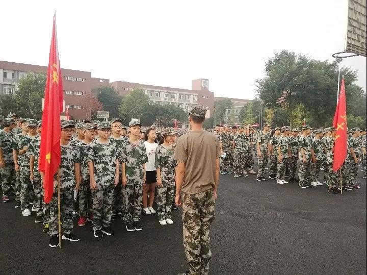 華潤(rùn)高級(jí)中學(xué)的升學(xué)率怎么樣？"華潤(rùn)1.jpg"