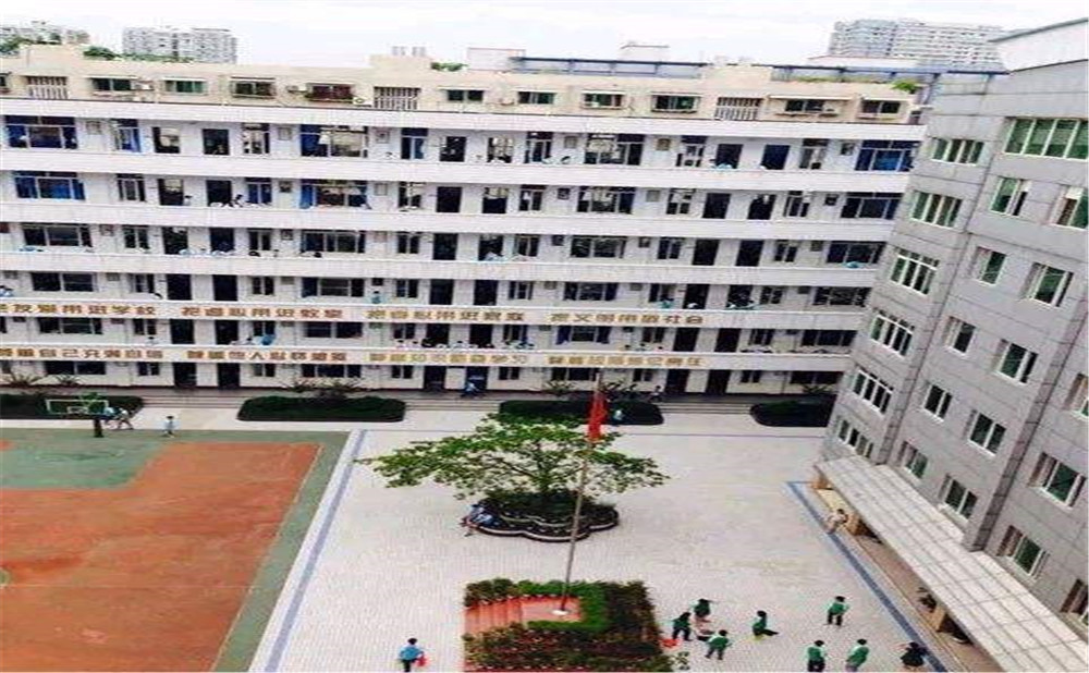 陽安中學(xué)的學(xué)費(fèi)是多少？