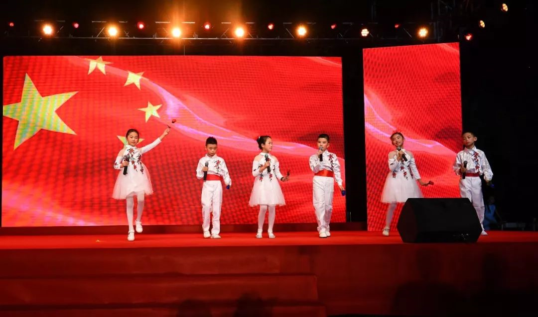 成都七中八一學(xué)校的錄取分?jǐn)?shù)線是多少？