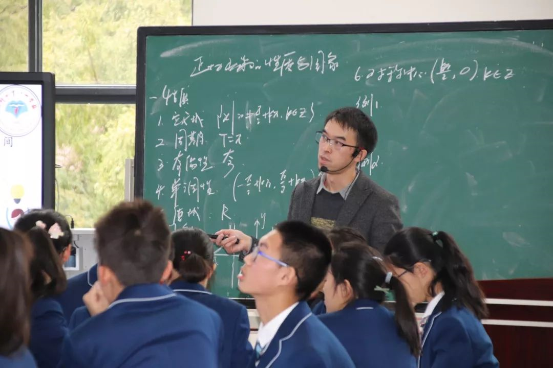 成都七中八一學校的宿舍怎么樣？