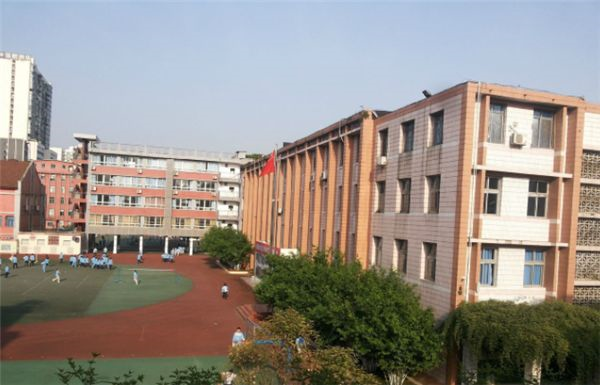 通錦中學(xué)的本科升學(xué)率是多少？