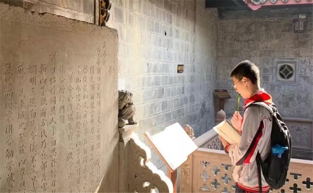 四川師范大學(xué)附屬中學(xué)本科升學(xué)率是多少？