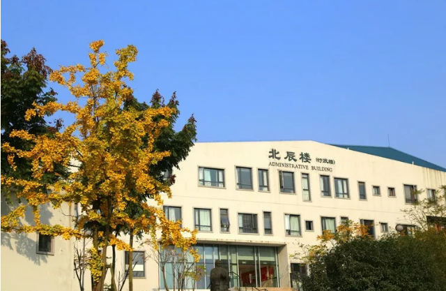 成都實驗外國語學校的錄取分數(shù)線是多少？