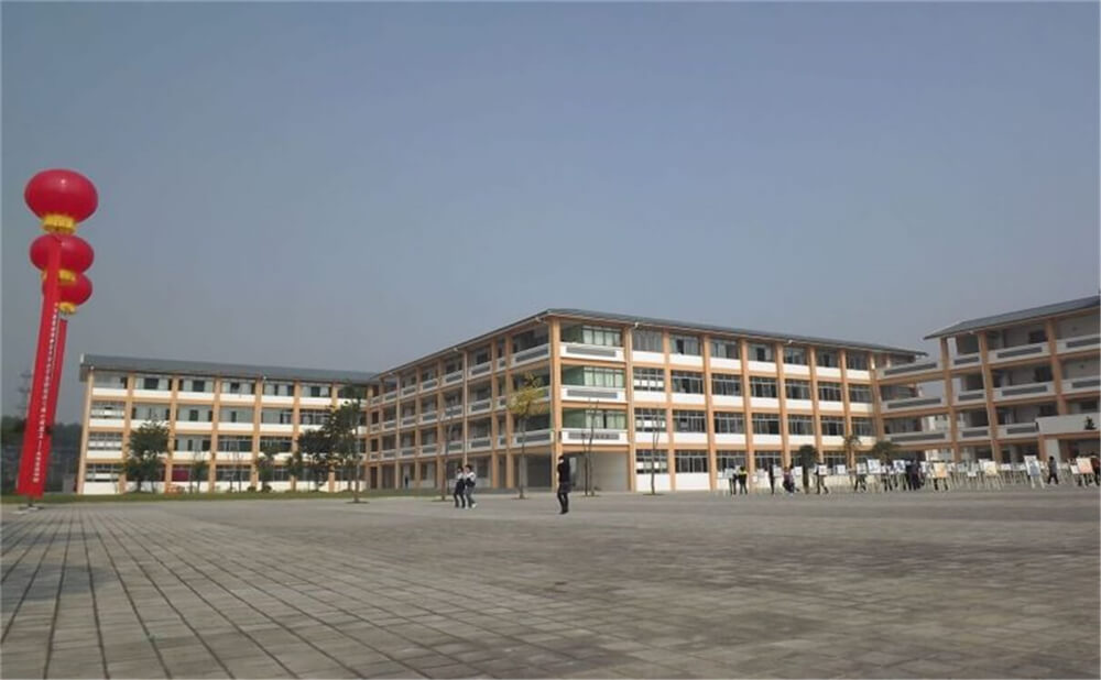 城廂中學(xué)高中一年的學(xué)費(fèi)多少錢？