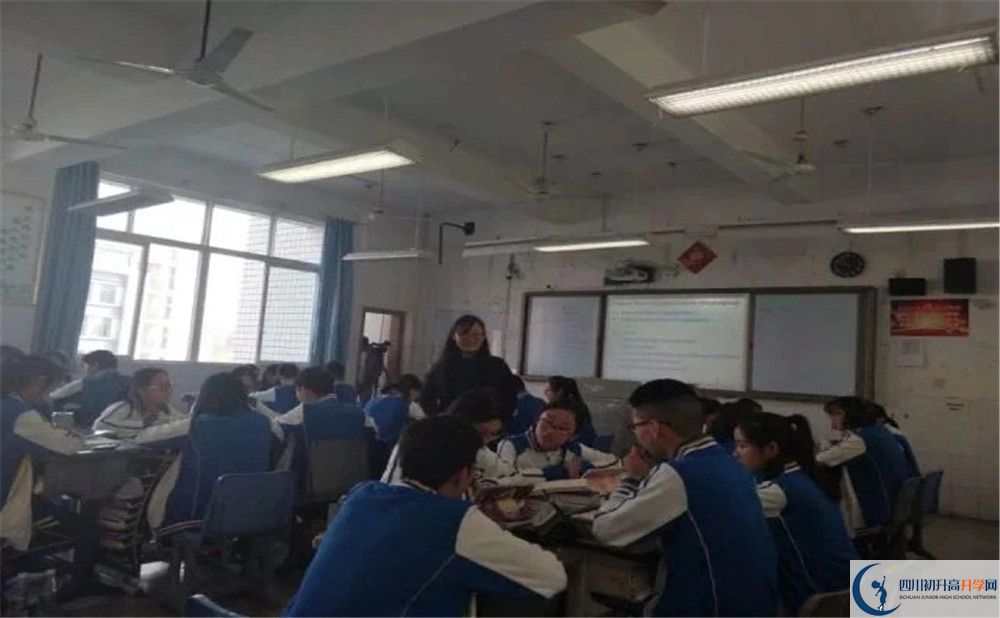 大彎中學高中部錄取分數(shù)是多少？