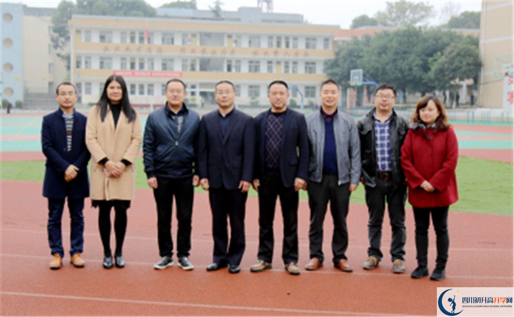 泰興中學(xué)初升高的分?jǐn)?shù)線是多少？