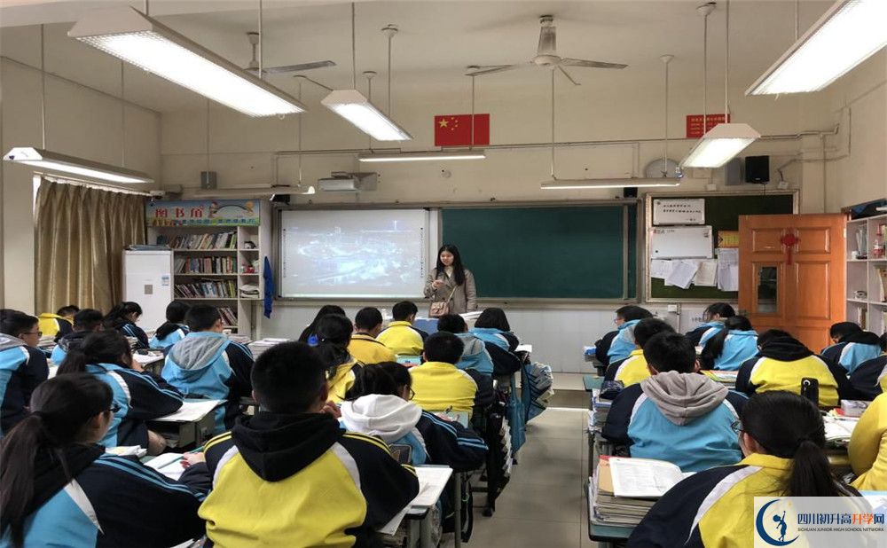 上金堂中學(xué)的分?jǐn)?shù)線是多少？