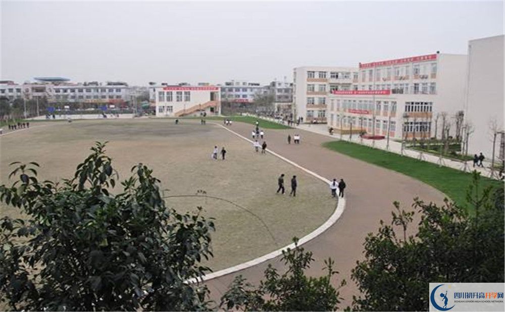 蜀城中學的高中住宿好不好？