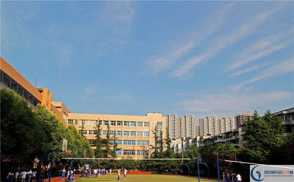 成都大學(xué)附屬中學(xué)的宿舍好不好？