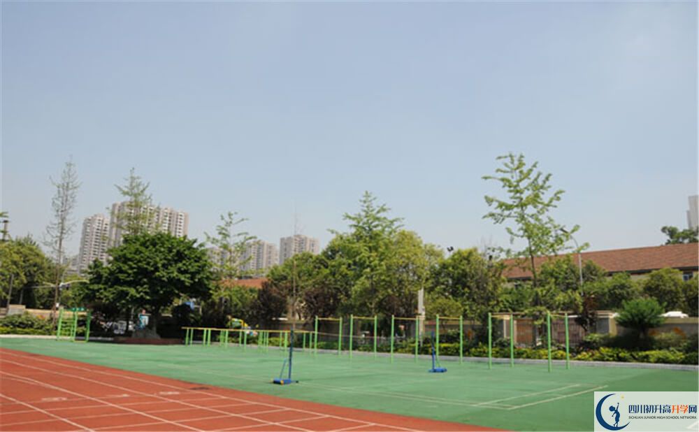 近幾年成都鐵路中學(xué)高中錄取的分數(shù)線是多少分？