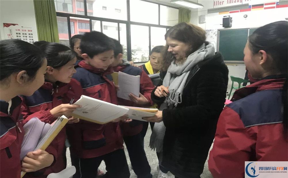 北京第二外國語學院成都附屬中學地址在哪里？