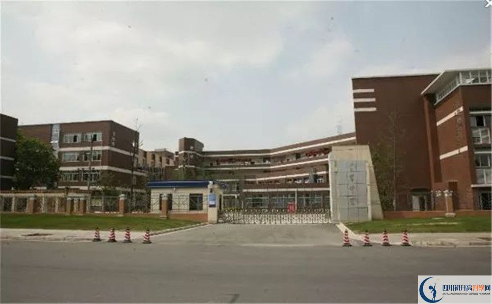 金牛中學(xué)2020年清華北大上人數(shù)是多少？
