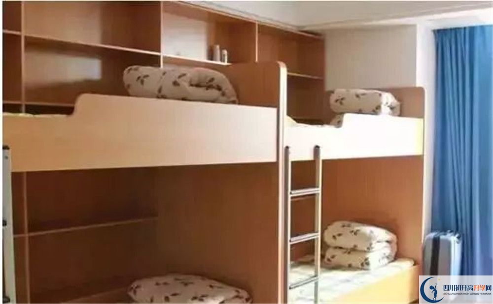 成都七中嘉祥外國語學(xué)校住宿費用是多少？