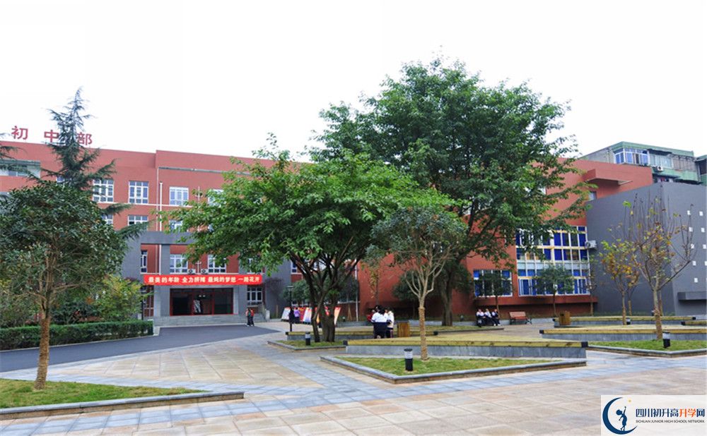 四川師范大學(xué)附屬中學(xué)初升高向外地招生嗎？			