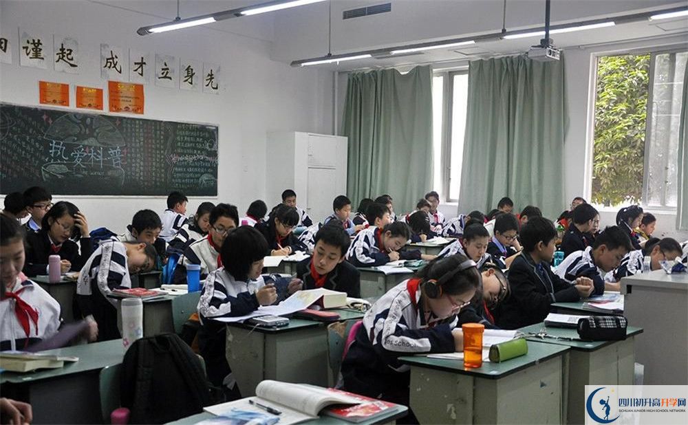 成都外國語學校2020年高一入學考試時間是多久？