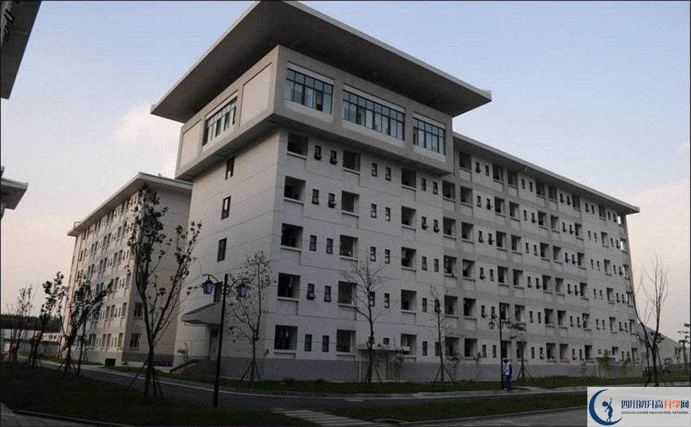 成都石室中學(xué)北湖校區(qū)招生考試科目是什么？
