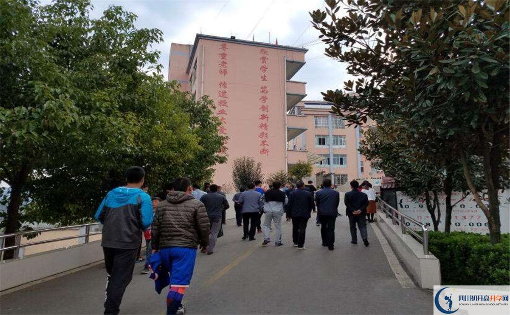 大彎中學(xué)2020年保送清華北大的人數(shù)有多少？