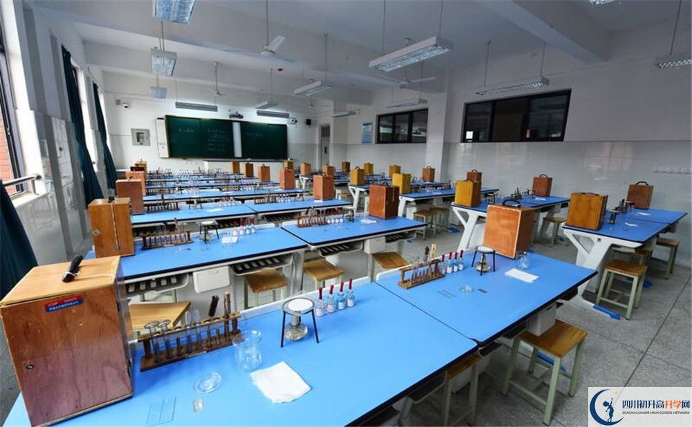 新都一中2020年保送清華北大的人數是多少？
