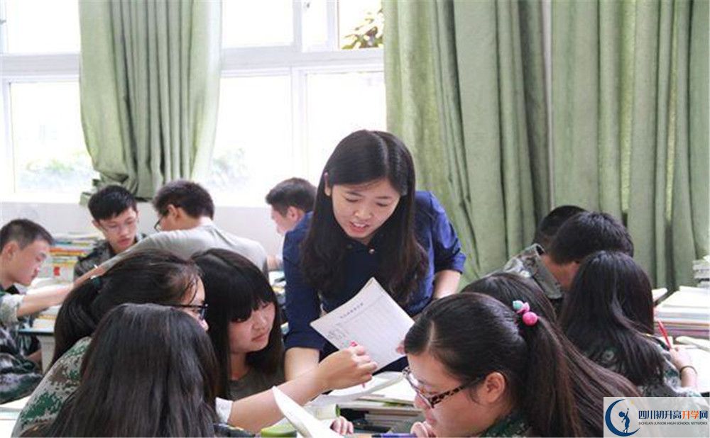 八一聚源高級(jí)中學(xué)的高中住宿怎么樣？