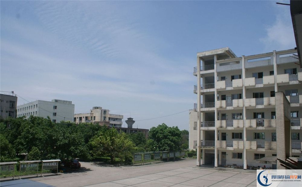 高埂中學(xué)平行班與實(shí)驗(yàn)班差多少？